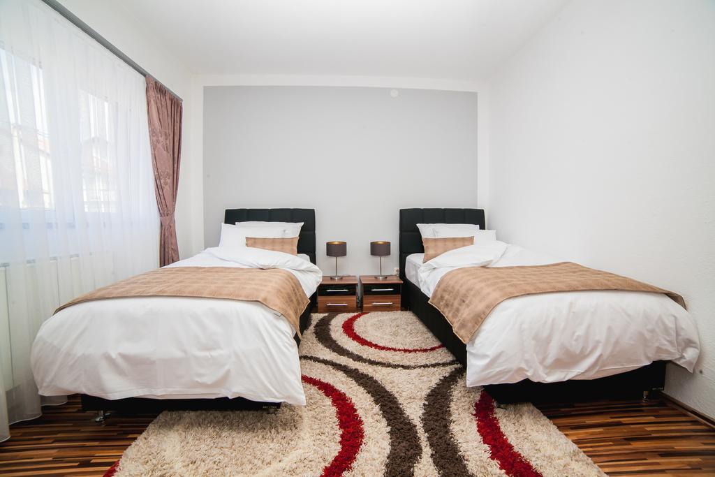 Villa Grace Bihać エクステリア 写真